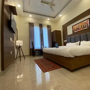 wisteria-luxury-hotel.shimlahotels.net/
